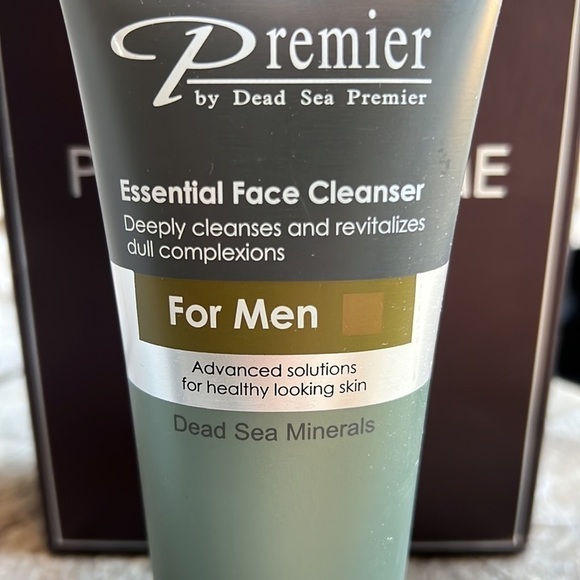 PREMIER Shave and Cleanse Gift Pack - Picture 4 of 9